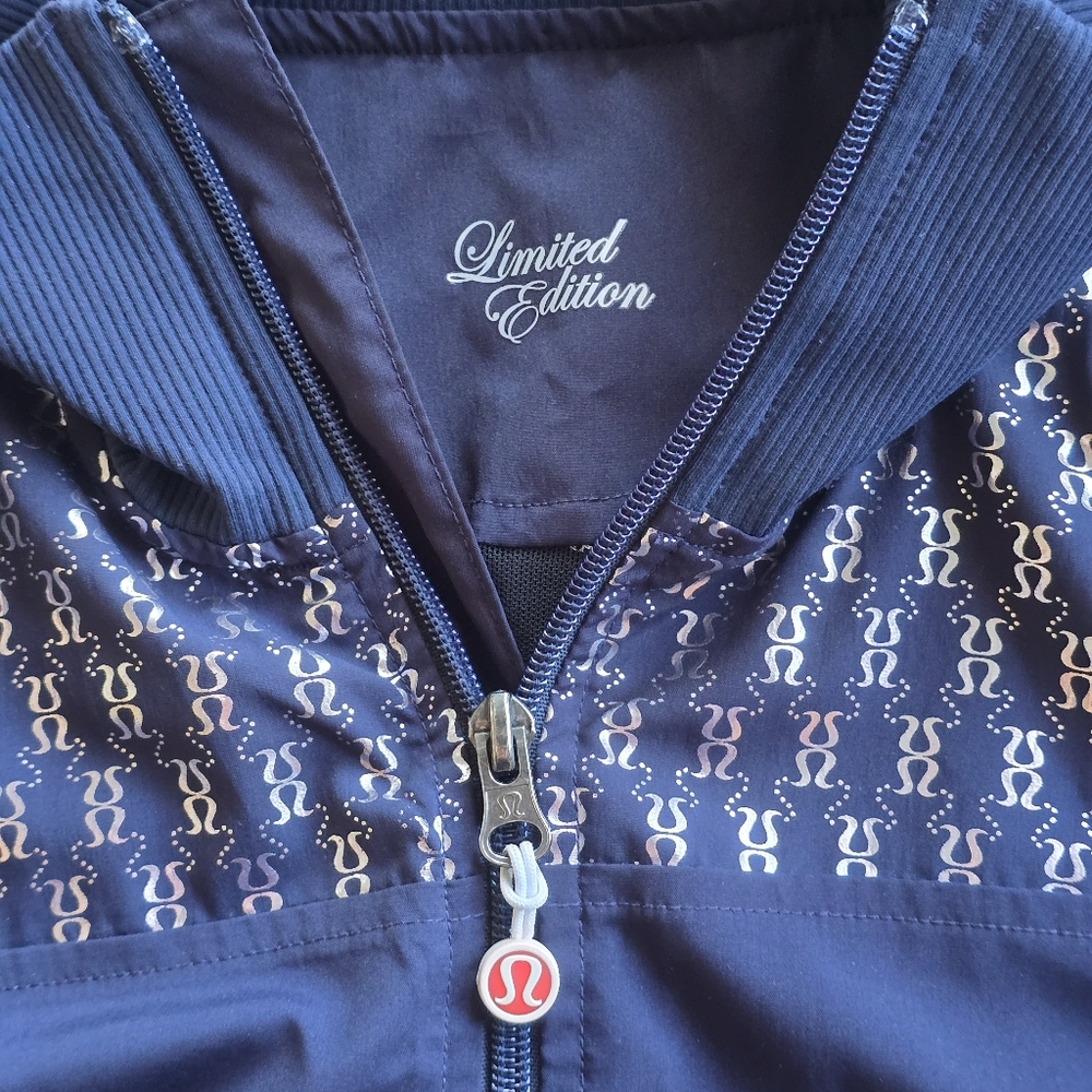 LULULEMON Limited Edition Navy Jacket With Belt, Silver Embossed Logo Print EUC